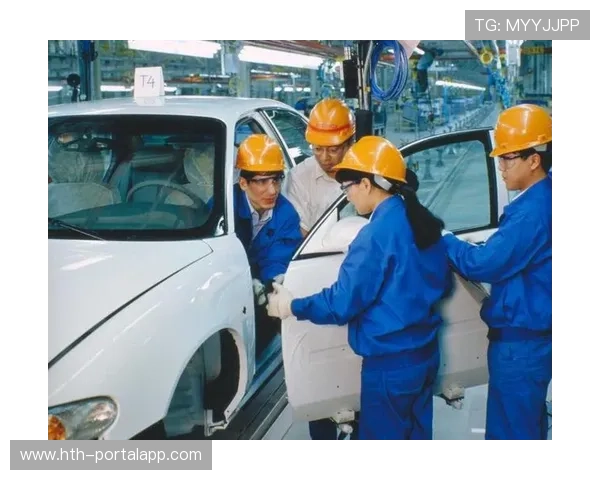 品牌建设重心从产品功能转向生活方式整体输出。